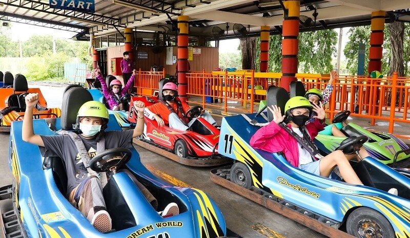 dream world bangkok roller coaster
